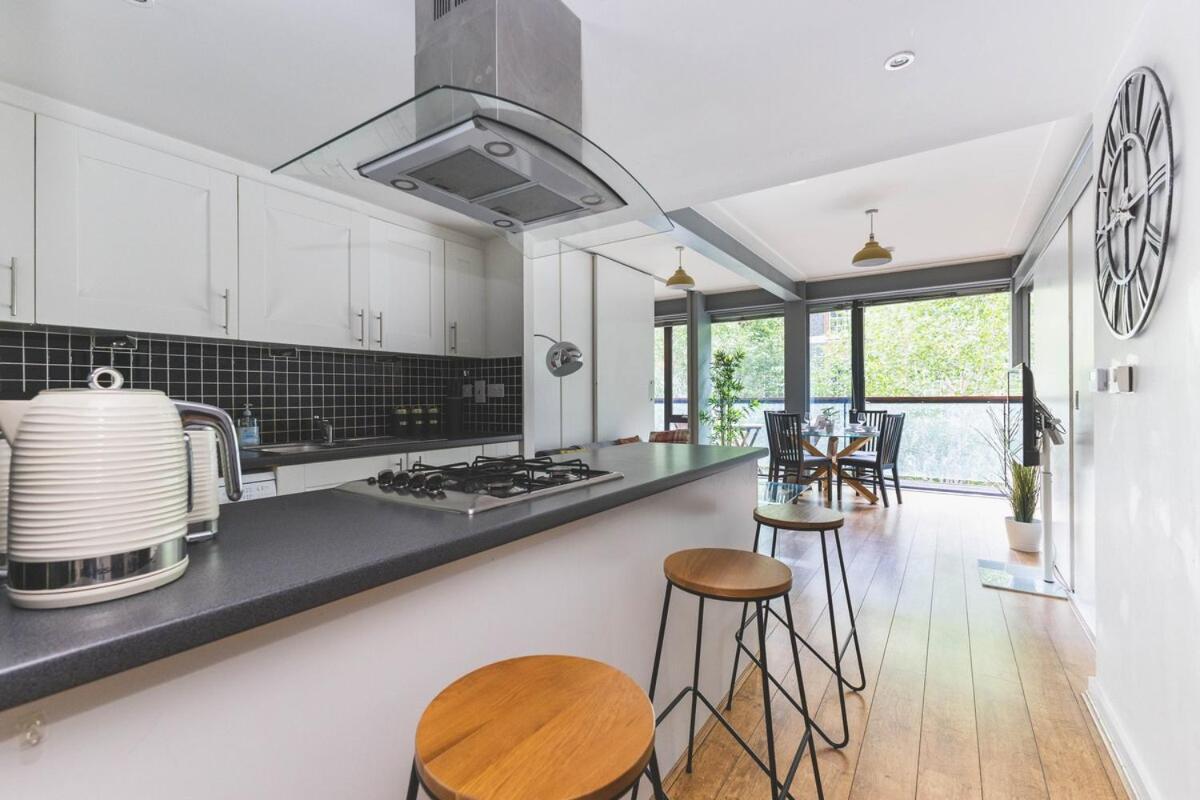 2Bed Stratford Apt With Easy Access To Central London, O2, Excel, Parking Nearby Exterior photo